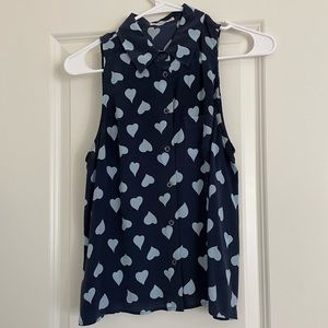 Equipment Femme navy with blue hearts silk sleeveless button front blouse XS